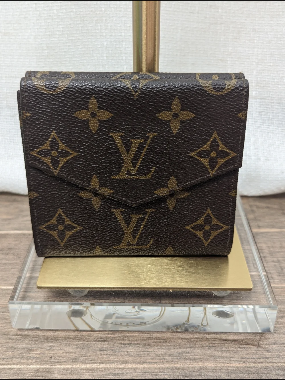 100% Authentic Louis Vuitton Victorine Monogram Wallet W/COA